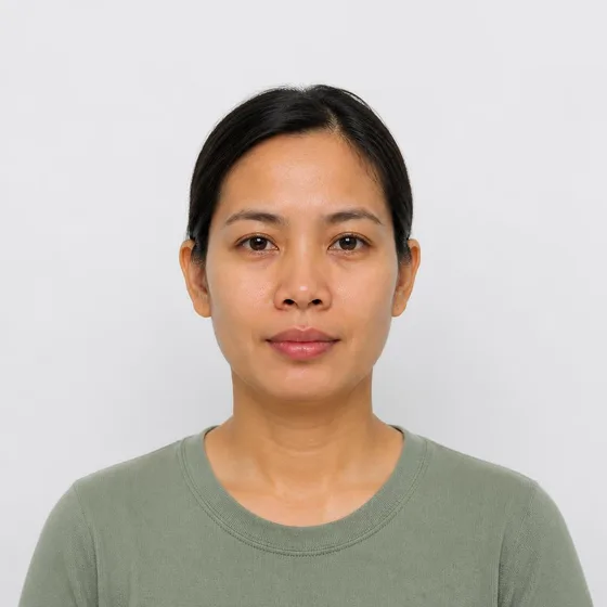 U.S. Passport Photo (online renewal): A suitable photo looks like this